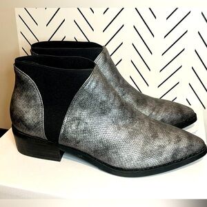 Coconuts By Matisse Women's Ankle Boots Pewter Snake Printed